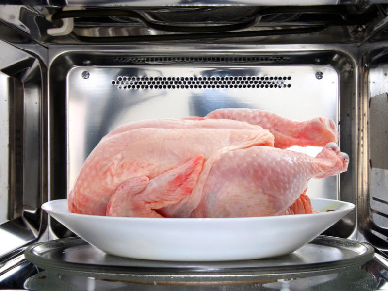 Defrosting chicken in the microwave